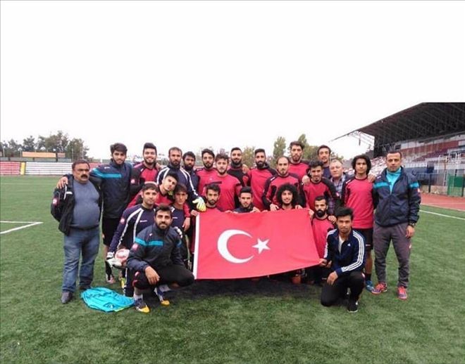 MKE Kırıkkalespor, teröre karşı Türk Bayrağı açtı