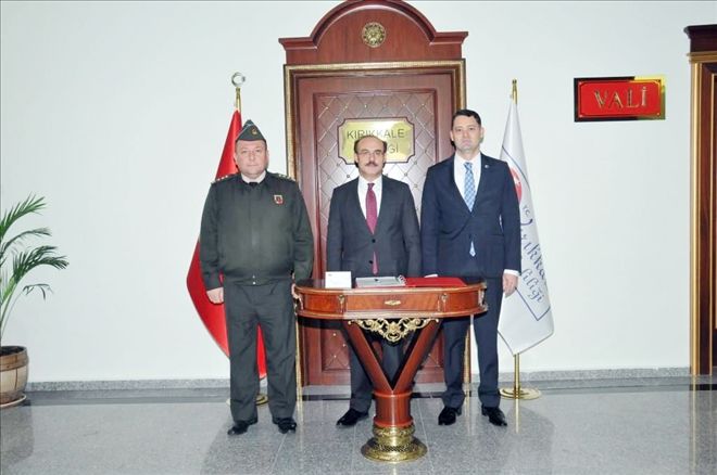 Komşu Vali, Kırıkkale Valisi Haktankaçmaz´ı ziyaret etti