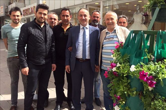 İzmir Caddesi çiçek açtı