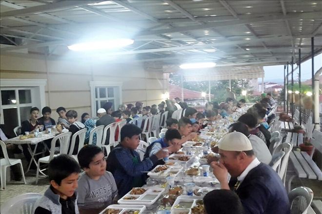 Bağlarbaşı Mahallesini camide buluşturan iftar