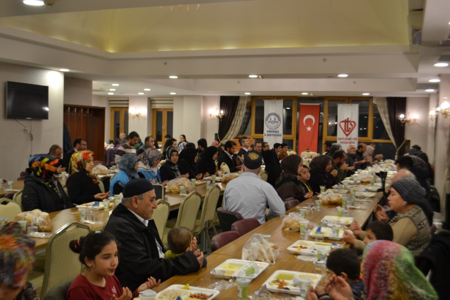 Kırıkkale’de misafir edilen depremzedeler iftar programında buluştu.