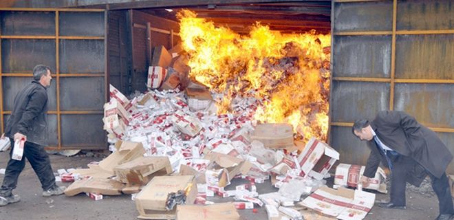 400 bin paket kaçak sigara kül oldu