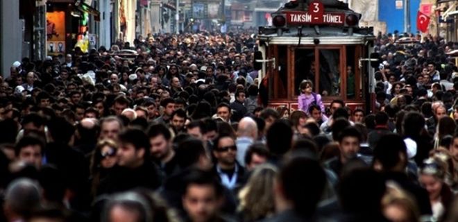 Kalabalık bir ilçe nüfusumuz İstanbul