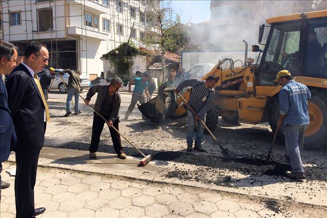 Saygılı yol çalışmalarını inceledi