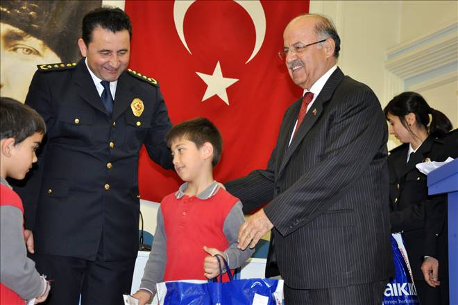 Polis her zaman halkının yanında