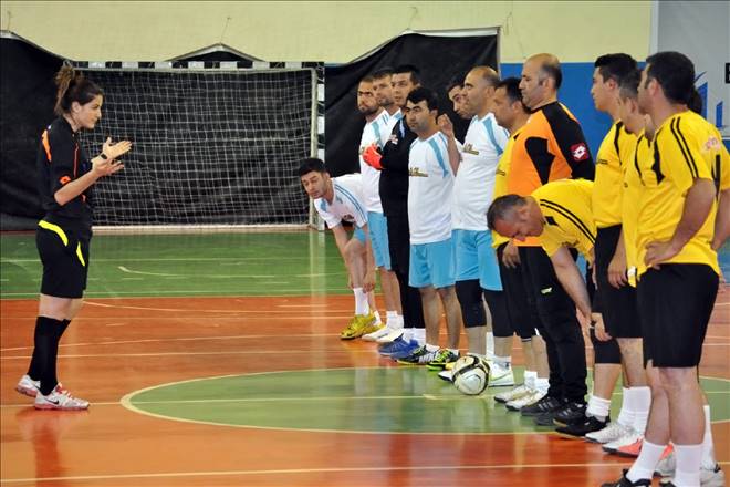 Futsal?da yarı finalistler belli oldu