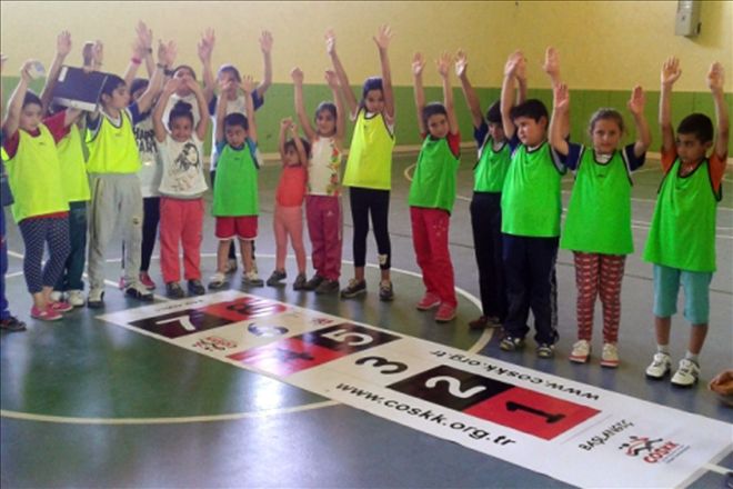 Minikler hem dini ders alıyor, hem spor yapıyor