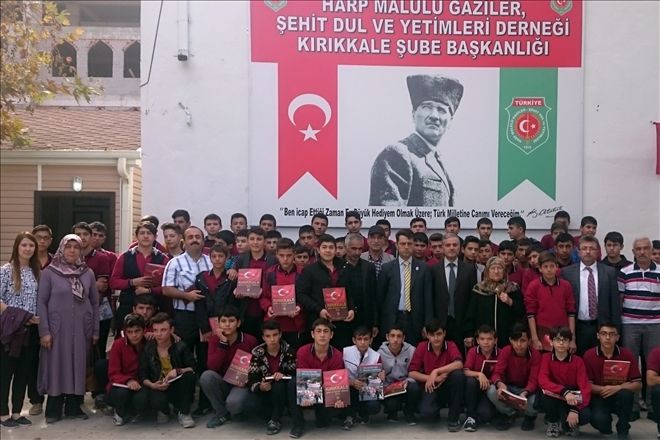 17 Ağustos Lisesi şehit ailelerini ve şehitliği ziyaret etti