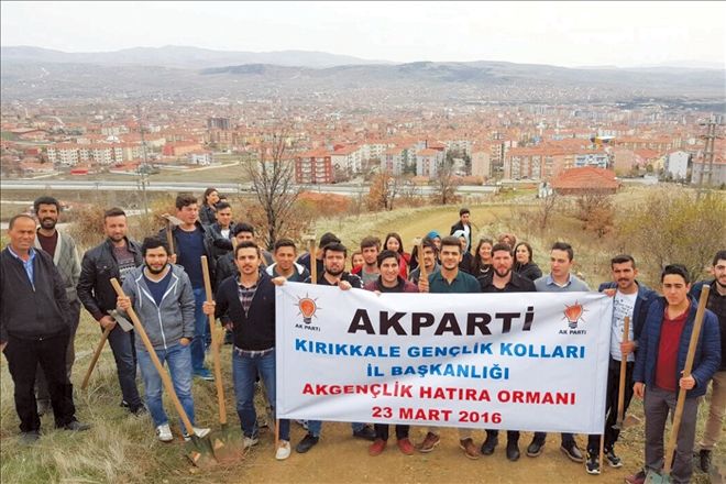 AK Partili gençlerden hatıra ormanı