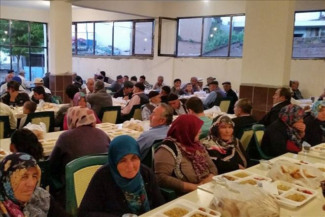 İmece usulü iftar yapıyorlar