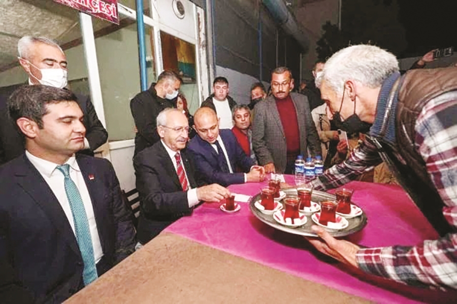 Kılıçdaroğlu’nun çay  sohbeti mitinge dönüştü