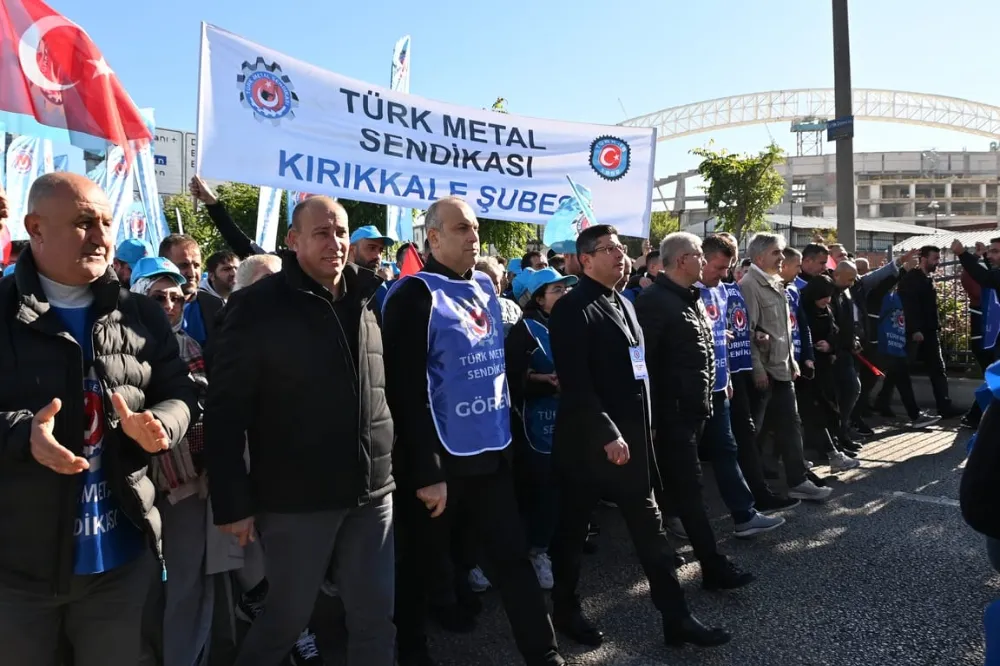 “ZORDAYIZ GEÇİNEMİYORUZ” EMEK BULUŞMASI ANKARA’DA GERÇEKLEŞTİRİLDİ