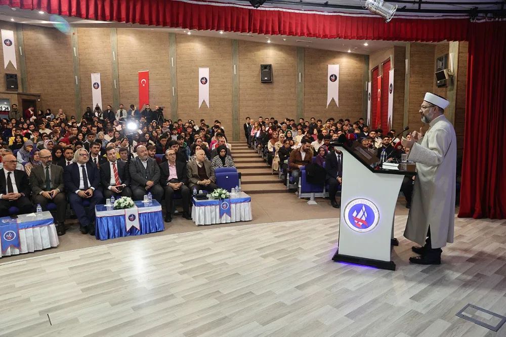 Erbaş, Kırıkkale Üniversitesi’nde konferans verdi