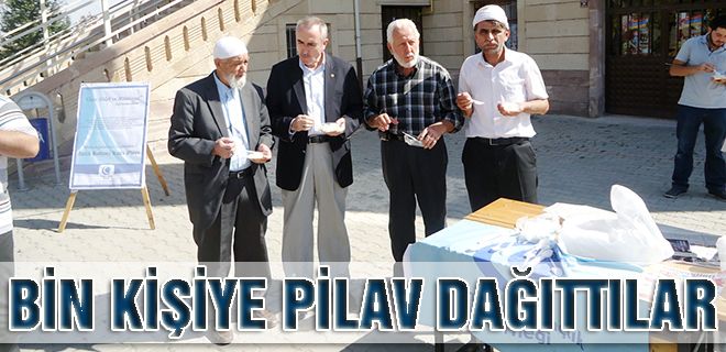 Bin kişiye pilav dağıttılar