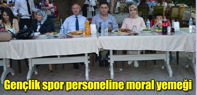 Gençlik spor personeline moral yemeği  