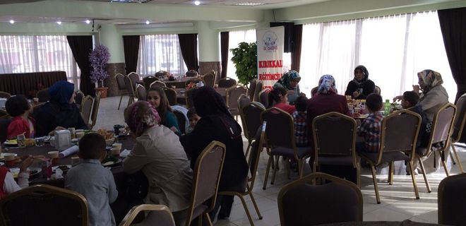 Gönüllü eğitimciler olmazsa, kocaman binalar işe yaramaz