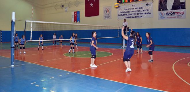 Voleybol ziyafeti çektiler 