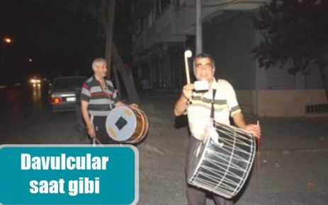 Davulcular saat gibi 