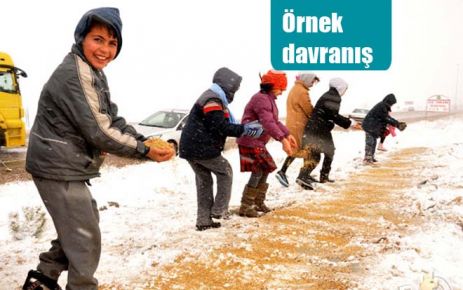 Öğrencilerden örnek davranış