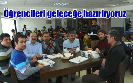 Öğrencileri geleceğe hazırlıyoruz