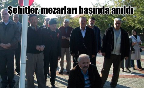 Şehitler, mezarları başında anıldı