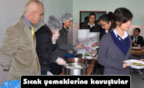 Sıcak yemeklerine kavuştular